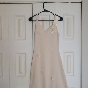 Elegant Cream Sleeveless Dress